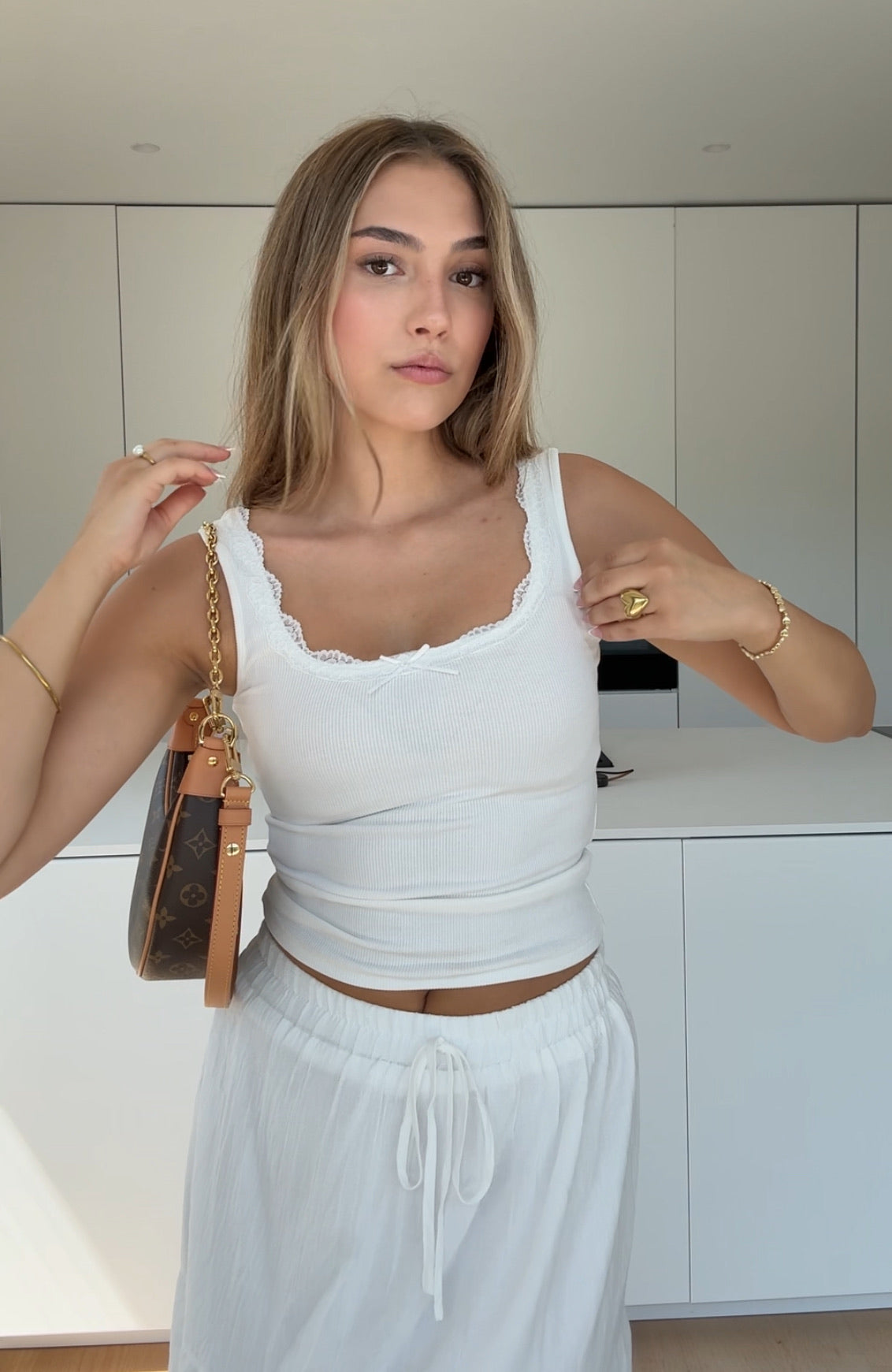 TOP BÁSICO DE ENCAJE