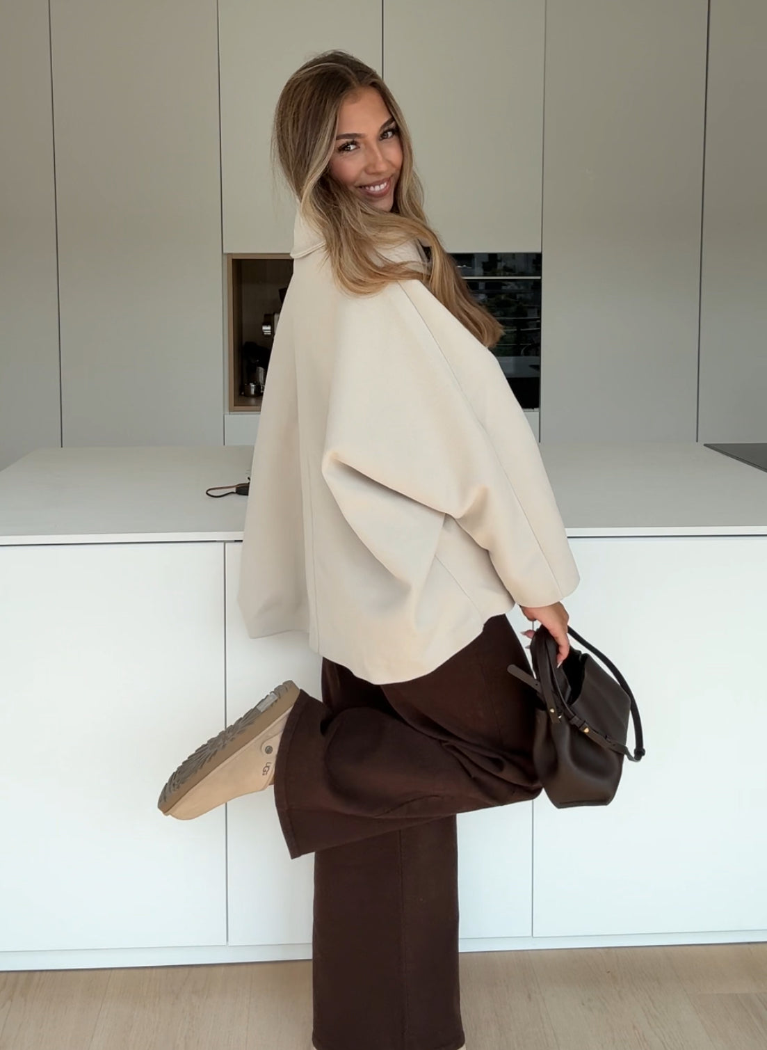 CHAQUETA OVERSIZE CREMA