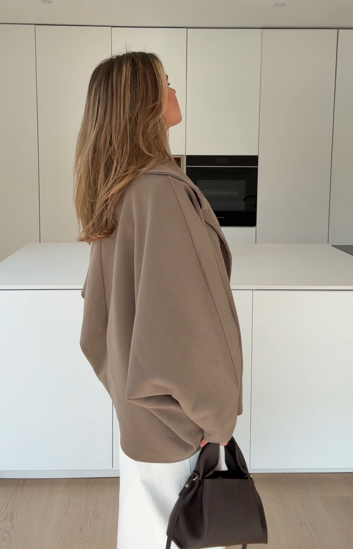 CHAQUETA OVERSIZE COLOR CANELA