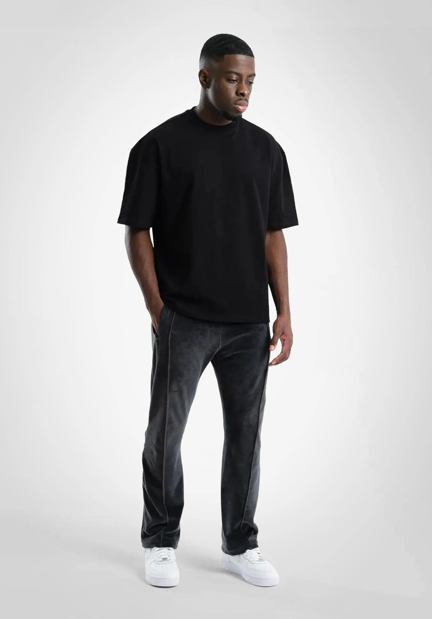 CAMISETA NEGRA OVERSIZE